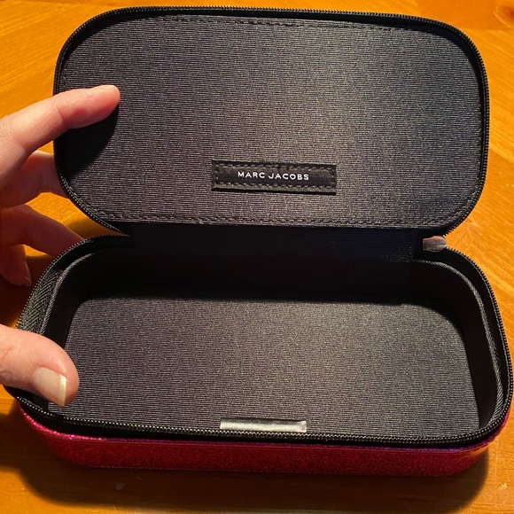 Marc Jacobs Cosmetic Case/Clutch - Picture 9 of 10